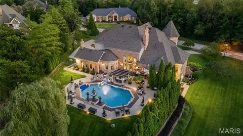 12947 Sunset Bluff Ct, Sunset Hills, MO 63127