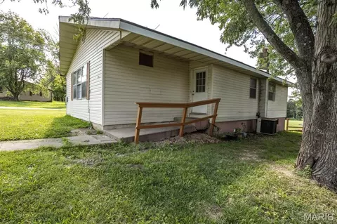Exterior - 111 Barnett, Dixon, MO 65459 photo 3 of 4