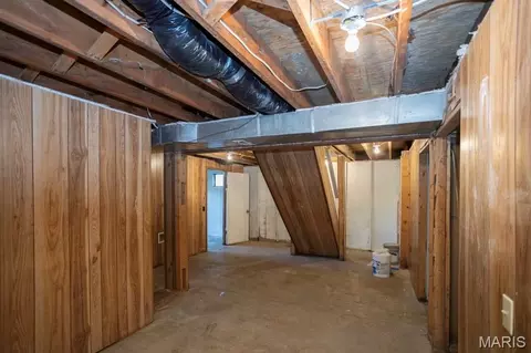 Entry Way - 111 Barnett, Dixon, MO 65459 photo 4 of 5