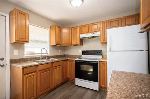 Kitchen - 111 Barnett, Dixon, MO 65459 photo 3 of 3