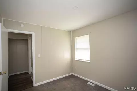 Bedroom - 111 Barnett, Dixon, MO 65459 photo 3 of 10