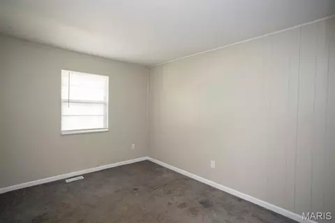 Bedroom - 111 Barnett, Dixon, MO 65459 photo 8 of 10