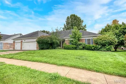 3930 Affirmed Dr, Florissant, MO 63034