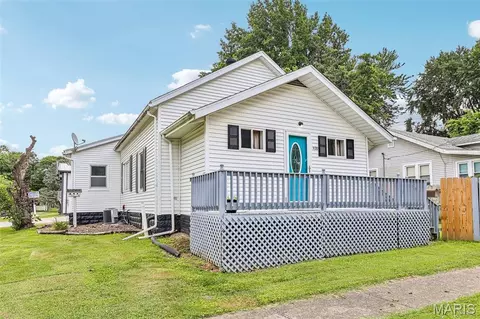1120 N Jefferson St, Litchfield, IL 62056