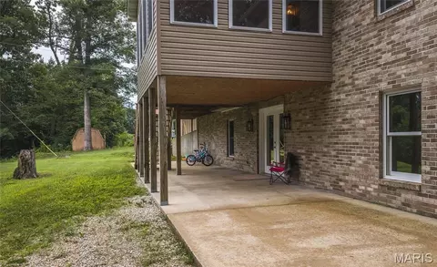 Exterior - 3891 E Lindberg Rd, Cuba, MO 65453 photo 6 of 14