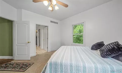 Bedroom - 3891 E Lindberg Rd, Cuba, MO 65453 photo 2 of 8