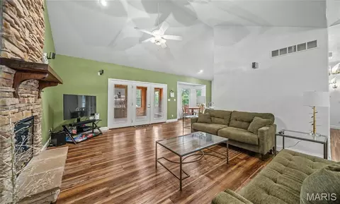 Entry Way - 3891 E Lindberg Rd, Cuba, MO 65453 photo 1 of 8