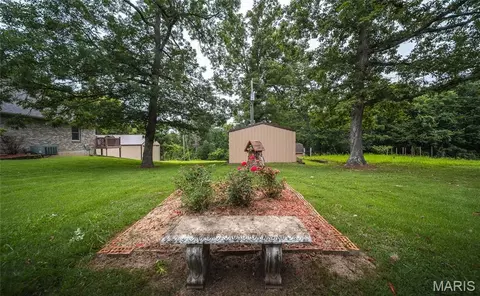 Exterior - 3891 E Lindberg Rd, Cuba, MO 65453 photo 11 of 14