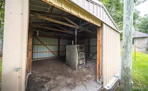 Exterior - 3891 E Lindberg Rd, Cuba, MO 65453 photo 9 of 14