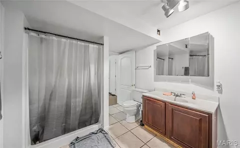 Bath - 3891 E Lindberg Rd, Cuba, MO 65453 photo 2 of 2