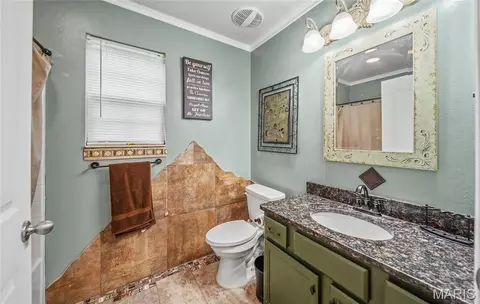 Bath - 10180 Summerfield Dr, Rolla, MO 65401 photo 4 of 4