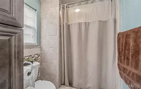Bath - 10180 Summerfield Dr, Rolla, MO 65401 photo 3 of 4