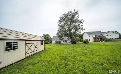 Exterior - 10180 Summerfield Dr, Rolla, MO 65401 photo 6 of 9