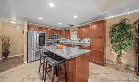 Kitchen - 10180 Summerfield Dr, Rolla, MO 65401 photo 1 of 2