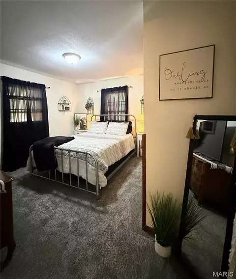 Bedroom - 504 E Park St, Brashear, MO 63533 photo 2 of 4