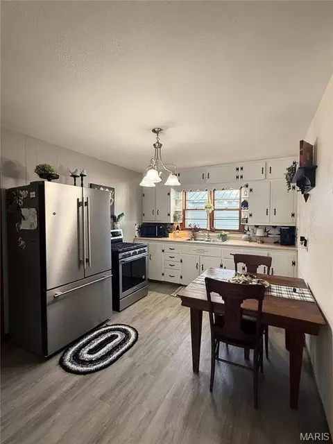 Kitchen - 504 E Park St, Brashear, MO 63533 photo 3 of 4