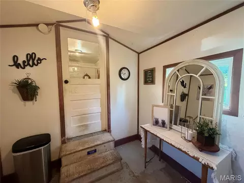 Entry Way - 504 E Park St, Brashear, MO 63533 photo 1 of 1
