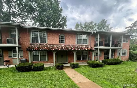 8736 Santa Bella Dr #G, Hazelwood, MO 63042