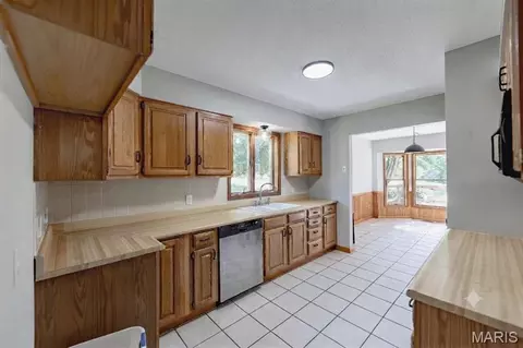 Kitchen - 6 Deer Creek Dr, O'fallon, MO 63366 photo 1 of 1