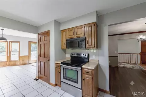 Entry Way - 6 Deer Creek Dr, O'fallon, MO 63366 photo 2 of 3