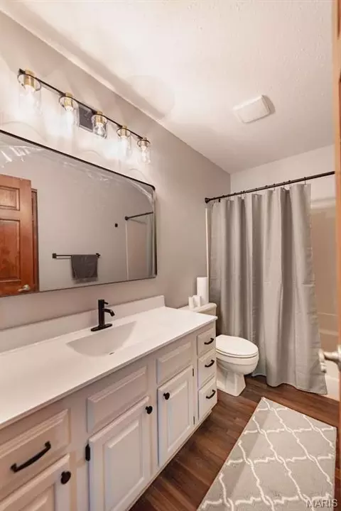 Bath - 6 Deer Creek Dr, O'fallon, MO 63366 photo 3 of 4