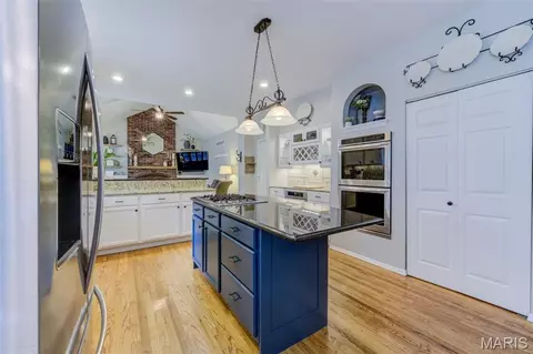 Kitchen - 282 Dickens Farm Ln, Ballwin, MO 63021 photo 4 of 7