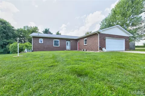 14904 Sycamore St, Grafton, IL 62037