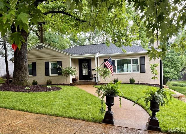 1435 Andrew Dr, Warson Woods, MO 63122