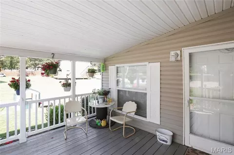 131 E Springfield Ave, Gerald, MO 63037 photo 3