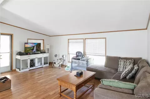 131 E Springfield Ave, Gerald, MO 63037 photo 5