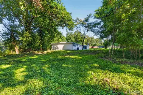 Exterior - 8300 Pepperidge Dr, Berkeley, MO 63134 photo 5 of 12