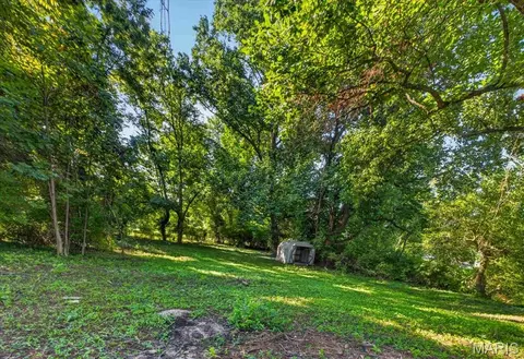 Exterior - 8300 Pepperidge Dr, Berkeley, MO 63134 photo 7 of 12