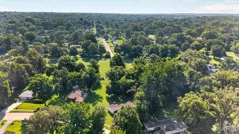 View/Area - 8300 Pepperidge Dr, Berkeley, MO 63134 photo 3 of 5