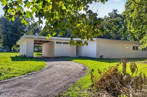 Exterior - 8300 Pepperidge Dr, Berkeley, MO 63134 photo 12 of 12