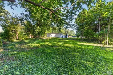 Exterior - 8300 Pepperidge Dr, Berkeley, MO 63134 photo 6 of 12