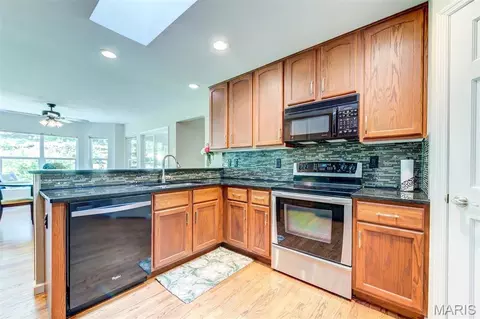 Kitchen - 16845 Enderbush Ln, Eureka, MO 63025 photo 3 of 3