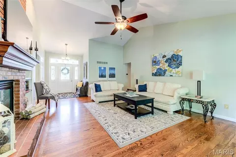 Living - 16845 Enderbush Ln, Eureka, MO 63025 photo 2 of 2