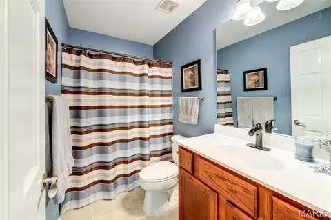 Bath - 16845 Enderbush Ln, Eureka, MO 63025 photo 1 of 5