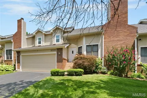 1028 N Spoede Rd, Saint Louis, MO 63146