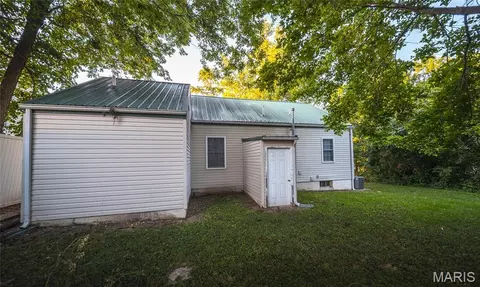 Exterior - 906 E 6th St, Rolla, MO 65401 photo 3 of 12