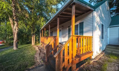 Exterior - 906 E 6th St, Rolla, MO 65401 photo 9 of 12