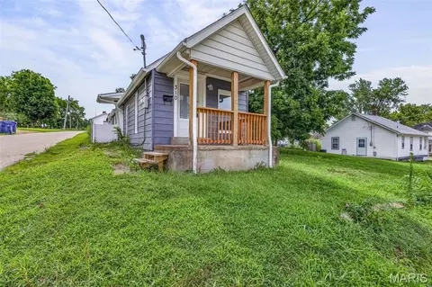 Exterior - 310 Moore St, Festus, MO 63028 photo 2 of 8