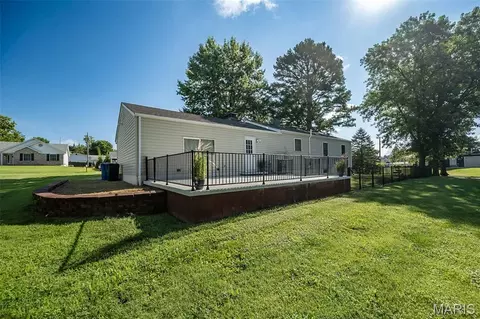 Exterior - 304 Essen Ln, Ballwin, MO 63021 photo 3 of 4