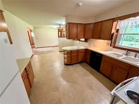 Kitchen - 266 Grandview Dr, Jackson, MO 63755 photo 1 of 3