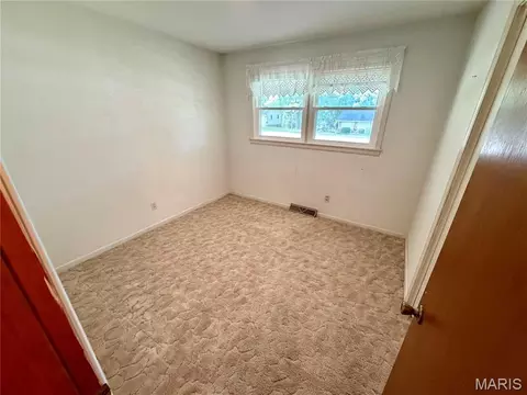 Bedroom - 266 Grandview Dr, Jackson, MO 63755 photo 1 of 6