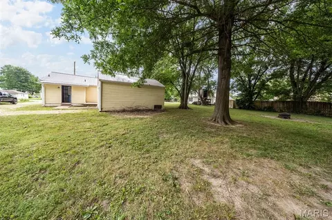 Exterior - 804 E Hunt St, Salem, MO 65560 photo 8 of 9