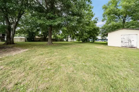 Exterior - 804 E Hunt St, Salem, MO 65560 photo 6 of 9
