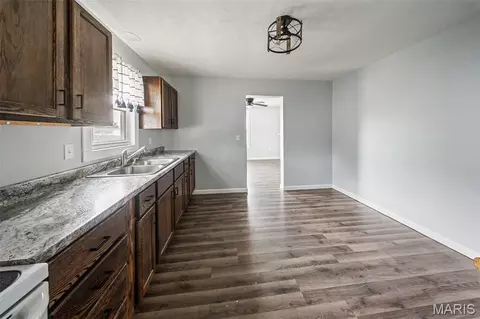 Entry Way - 804 E Hunt St, Salem, MO 65560 photo 1 of 1