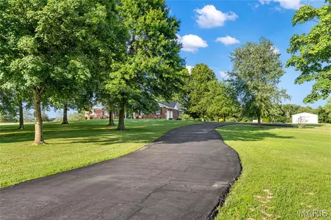 Exterior - 794 Linns Mill Rd, Troy, MO 63379 photo 3 of 17