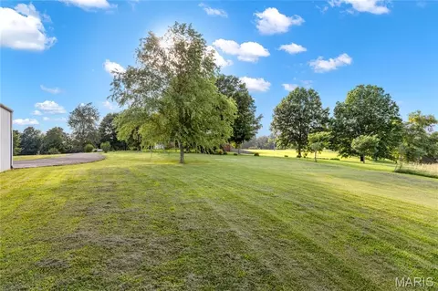 Exterior - 794 Linns Mill Rd, Troy, MO 63379 photo 9 of 17